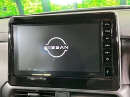 【ディスプレイオーディオ】お持ちのスマホやMP3プレイヤーとの無線接続で音楽再生が可能！コードで繋ぐわずらわしさも無く、手軽にお気に入りの音楽を楽しめます。