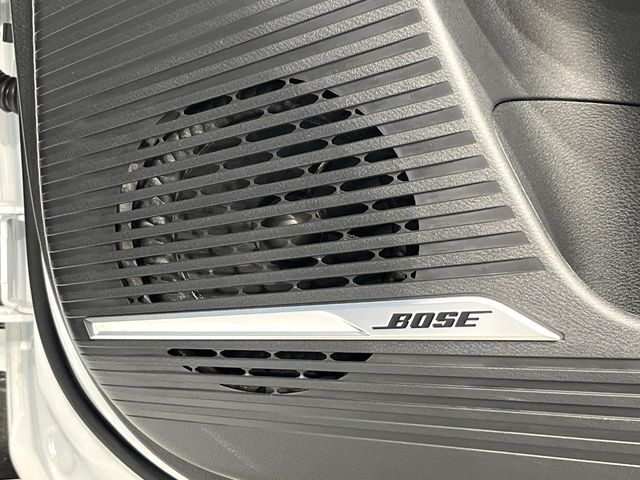 【BOSEサウンド】BOSEプレミアムサウンドシステムは、各車種の車内音響特性に合わせて設計・開発されており、ノイズキャンセリングと奥行きのある臨場感のあるサウンドを提供しています♪