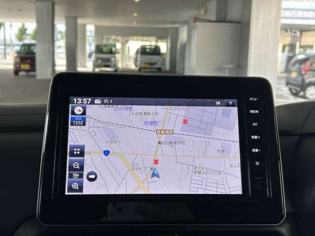 ナビ付きでロングドライブも安心！