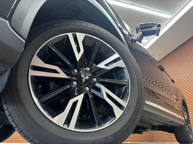 【純正18インチアルミホイール】装着です！社外AWやスタッドレス等もご相談下さい。