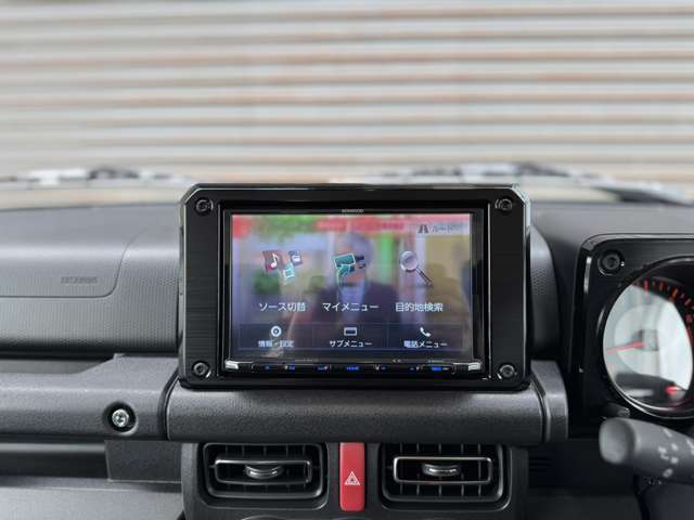 ナビは地デジ対応・Bluetooth等、機能も充実