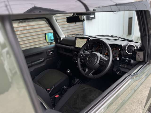 視認性に優れたコックピット。運転しやすい設計です