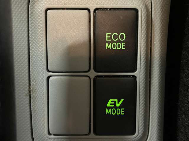 お車の機能や安全装備に関して気になる方は、ぜひ一度ご来店ください！その場でスタッフがご説明可能です！