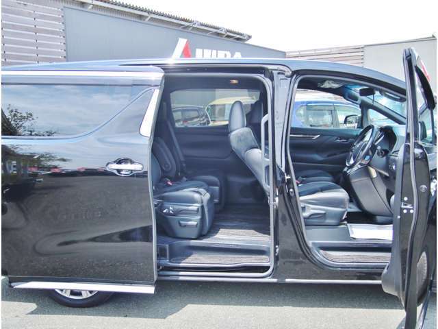 全車自社の指定工場にて点検整備して納車致します！丁寧な整備で【安心】もお届け致します！