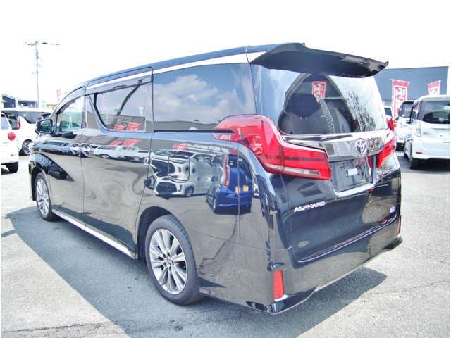 現在、展示してないお車も全国の提携オークションから仕入れ可能です！ルーミー、ラパン、フリード、BRZ、ロードスター、シャトル、フィット、アルファード、セレナ、タント、ジムニー、ノート、ヴォクシー、、、