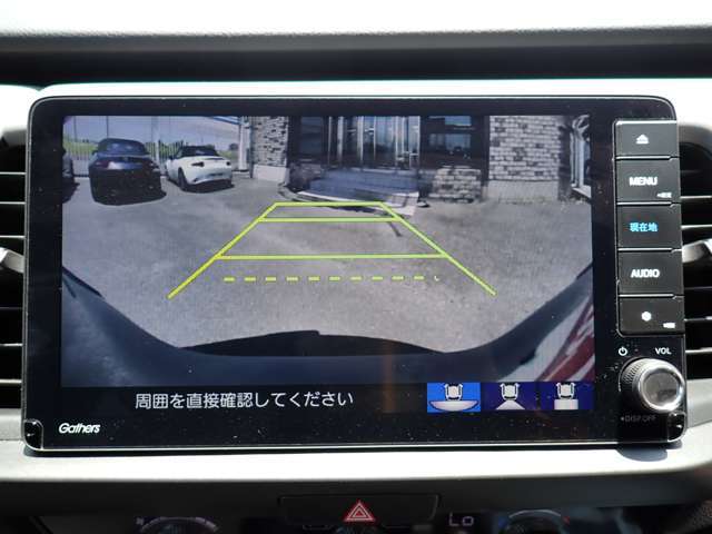 バックカメラ装備です☆　苦手な車庫入れも安心です！！