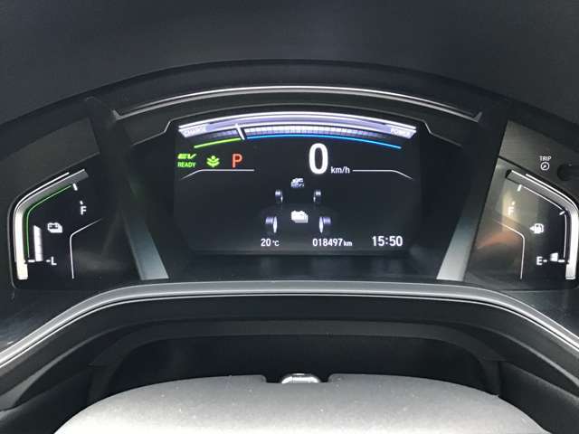 ワンオーナー　走行18.497km　新車保証付