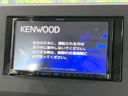 【ナビゲーション】目的地までしっかり案内してくれる使いやすいナビ。Bluetooth接続すればお持ちのスマホやMP3プレイヤーの音楽を再生可能！毎日の運転がさらに楽しくなります！！
