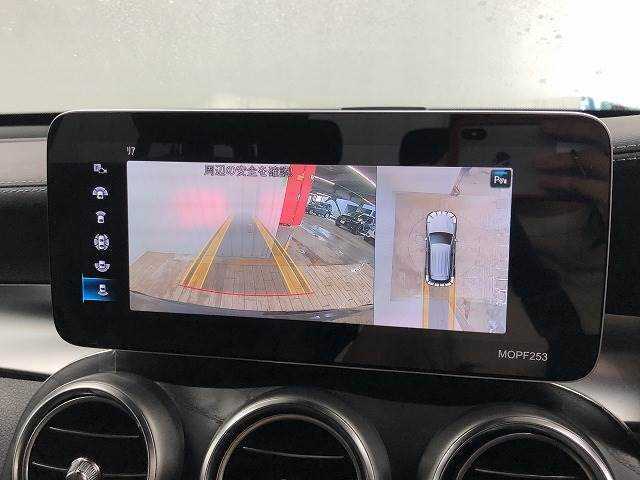 【全周囲モニター】を装備しております。全周囲カメラで危険察知。狭い駐車場でも安心して駐車できますね。