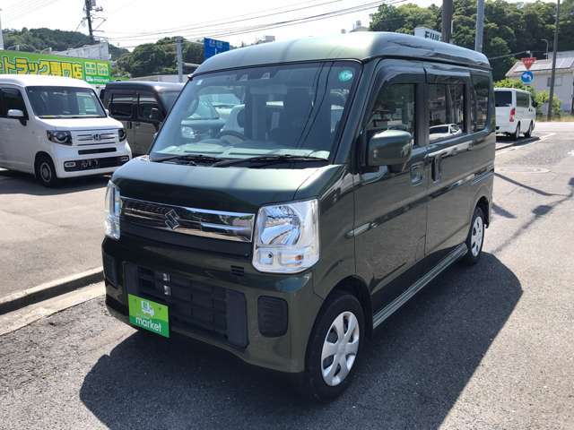 当店は板金塗装をメインでやっている会社で事故など何かありましたらいつでもお電話下さい♪
