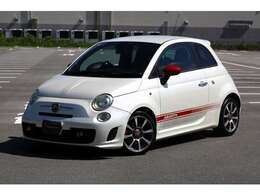 アバルト500入庫しました！　5速ミッション　赤革シート　純正オーディオ　ステアリングリモコン　純正ホイール　マニュアル操作で楽しいお車です！お気軽にお問い合わせください！