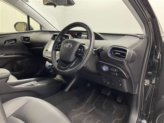 ネッツトヨタびわこの中古車をご覧頂きありがとうございます。在庫のお問合せはメール、お電話にてお気軽にお問合せ下さい。ロングラン保証　『1年間・走行距離無制限』付き、安心で安全の中古車をお届け致します。