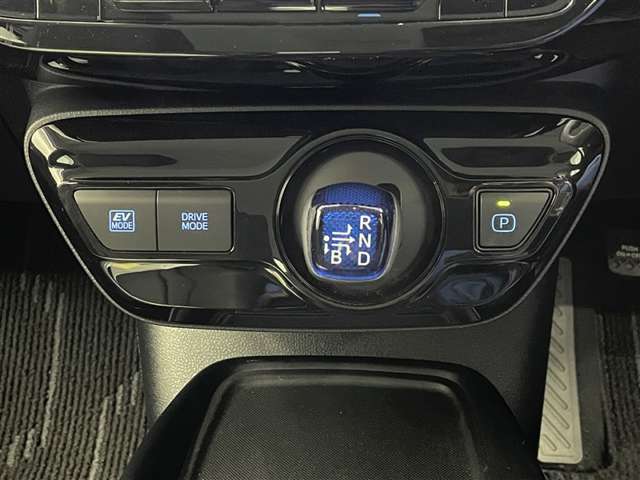 ◆まるごとクリーニング◆　室内の洗浄・消臭・除菌！外装もピカピカに！目に見えないところまで美しく♪エンジンルーム・タイヤ周りまで徹底クリーニングしています。ぜひ試乗して体感ください。