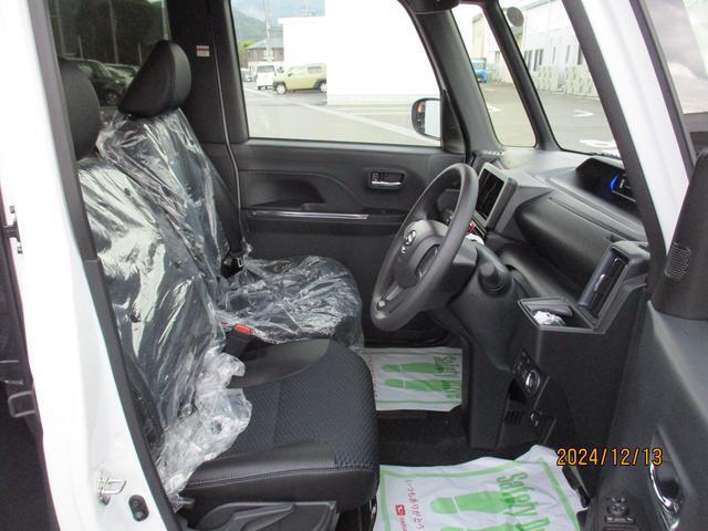 車高が高く、乗り降りしやすいです。