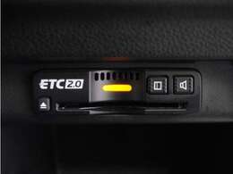 ◆ETC2.0装着◆進化したドライブ体験。料金収受システムだけだったETCが生まれ変わって、高速道路を賢く使うETC2.0に進化しました。多彩な情報サービスが便利で快適なドライブ体験を提供します。