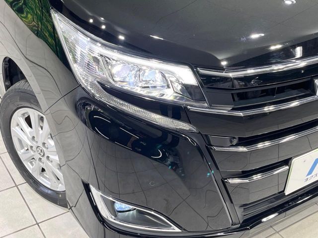 【LEDヘッドライト】悪天候や夜間走行時も良好な視界を確保し安心して運転できる高輝度LEDヘッドライトを装備！点灯速度が早く、消費電力も抑えられています。