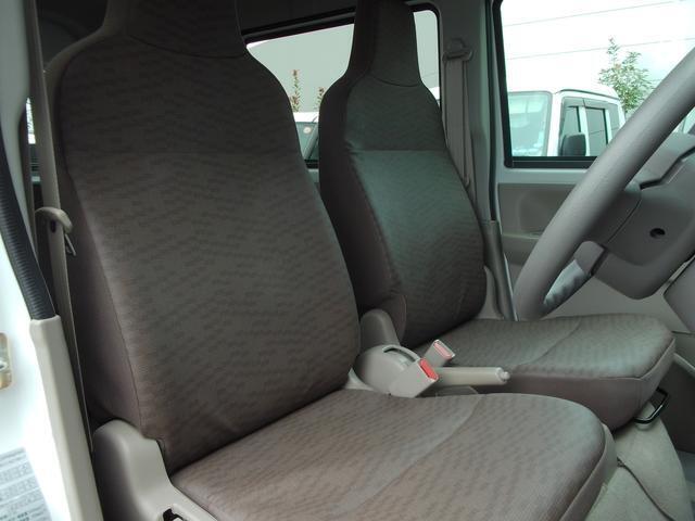 広々としたシートに身を包まれ快適なカーライフを☆