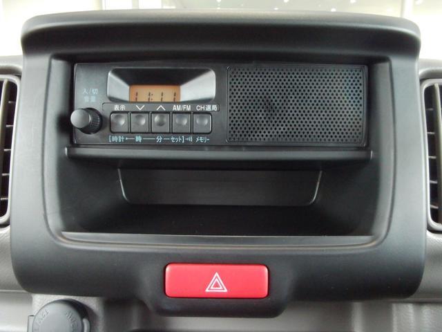 社内のオアシス的存在であるFM/AMラジオを装備☆