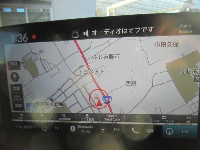ホンダコネクトナビゲーションが装着されてますのでお出かけの際はこのナビにお任せです。