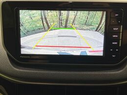 【バックカメラ】駐車時に後方がリアルタイム映像で確認できます。大型商業施設や立体駐車場での駐車時や、夜間のバック時に大活躍！運転スキルに関わらず、今や必須となった装備のひとつです！