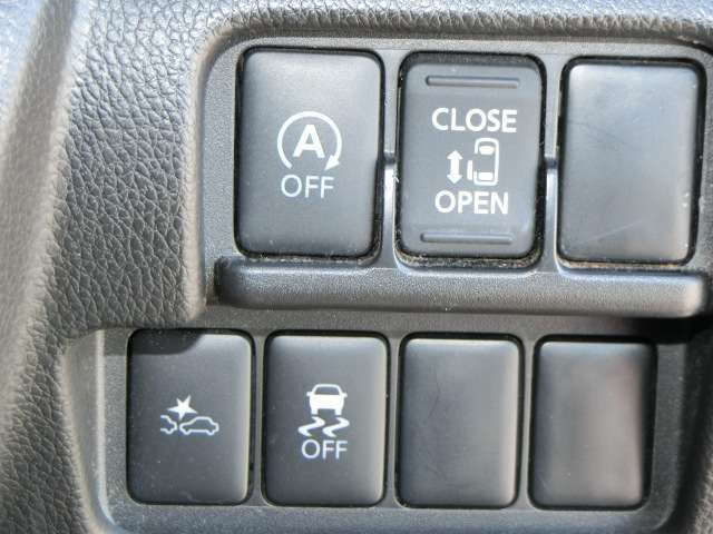 後席左側ドアはオートースライドドア付きです！運転席からの操作も可能です！便利です！！