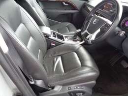 整形外科医も設計に参画した、長時間運転しても「疲れにくい」と世界から称賛を集める、人間工学に基づいたボルボの本革製シート。