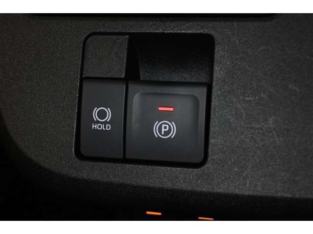 電動パーキングブレーキ搭載！スイッチ操作でパーキングブレーキを作動・解除できます。