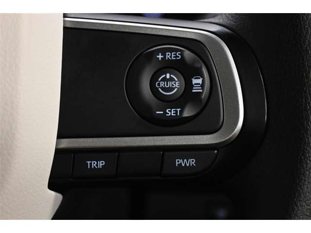 レーダークルーズコントロール装備で高速道路での長距離移動にあると便利です。パワーモードスイッチ！さらに快適な走行をすることが出来ます♪