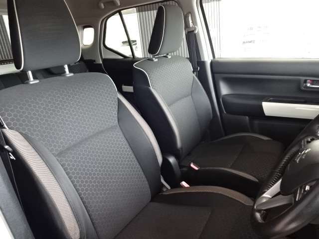 しっかりとした座り心地のシートで運転時の負担も少なくしてくれます☆☆