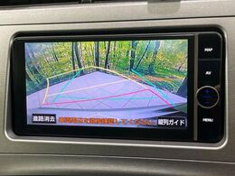 【バックカメラ】駐車時に後方がリアルタイム映像で確認できます。大型商業施設や立体駐車場での駐車時や、夜間のバック時に大活躍！運転スキルに関わらず、今や必須となった装備のひとつです！