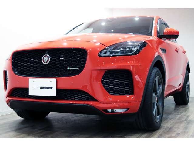 正規ディーラー車　2020年モデル　 JAGUAR　Eペイス  チェッカーフラッグエディション　右ハンドル　フォトンレッド/エボニーレザー