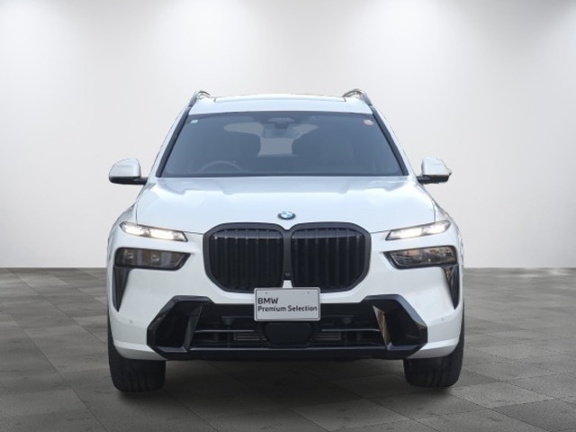 BMWのまさに「顔」ともいえる「キドニー・グリル」は、他の追随を許さない存在感を誇り、「キドニー・グリル」を見かけただけでBMWの風格を感じさせます！！