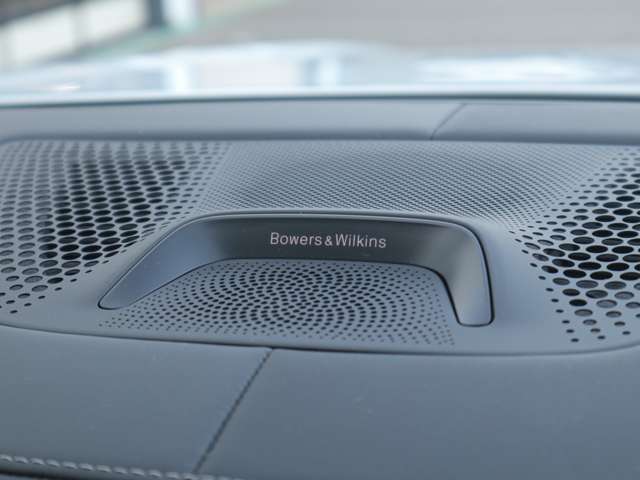 ハイグレードなBowers ＆ Wilkinsスピーカーを搭載。