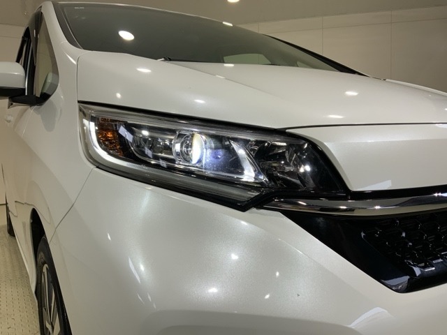 LEDヘッドライトで夜道も安心！