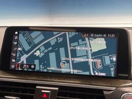 ●HDD純正ナビ:一体感のあるナビは、高級感ある車内を演出してくれます。オーディオ機能も充実しておりますので、運転もより楽しめます♪