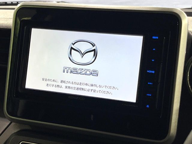 【純正ナビ】人気の純正ナビを装備しております。ナビの使いやすさはもちろん、オーディオ機能も充実！キャンプや旅行はもちろん、通勤や買い物など普段のドライブも楽しくなるはず♪