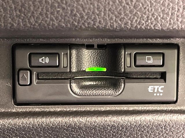 【ETC】高速道路の料金所をストレスなく通過！話題のスポットやサービスエリアに多い「スマートIC」利用時は必須のアイテムです。当店でセットアップを実施、ご納車当日からすぐにご利用いただけます！