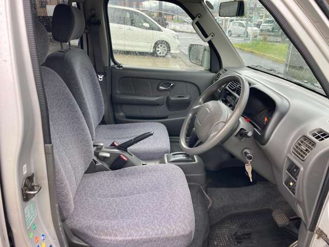 お車の販売だけでなく、車検、整備、塗装もお任せ下さい！通話料無料のフリーダイヤル0078-6002-314184をご入力ください！