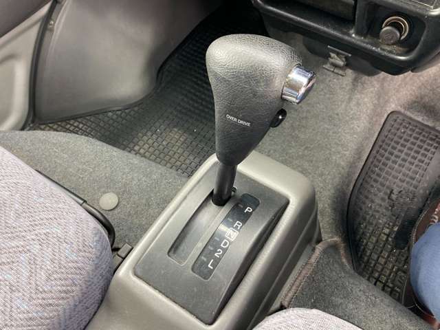 お車の販売だけでなく、車検、整備、塗装もお任せ下さい！通話料無料のフリーダイヤル0078-6002-314184をご入力ください！