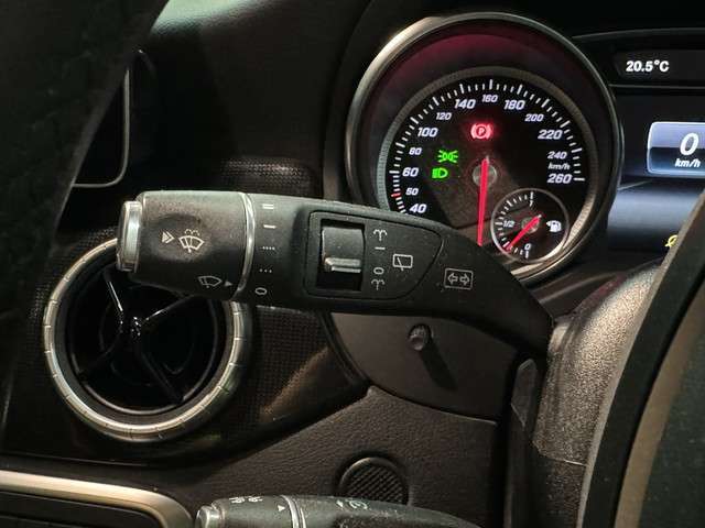 ★MB CLA180 シューティングブレーク X117 後期型 1.6L 入庫です！●アクティブブレーキアシスト！●ディスタンスパイロット！●アップルカープレイ＆アンドロイドオート！●パワーシート！