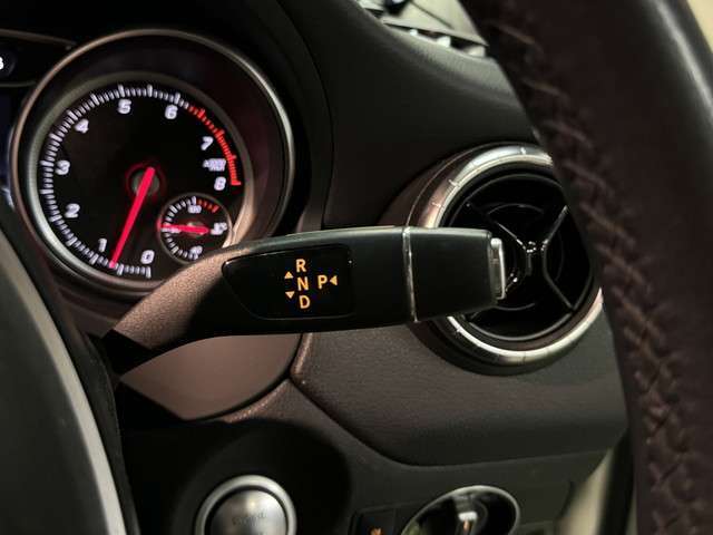 ★MB CLA180 シューティングブレーク X117 後期型 1.6L 入庫です！●アクティブブレーキアシスト！●ディスタンスパイロット！●アップルカープレイ＆アンドロイドオート！●パワーシート！