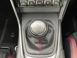 【6速マニュアルシフト】