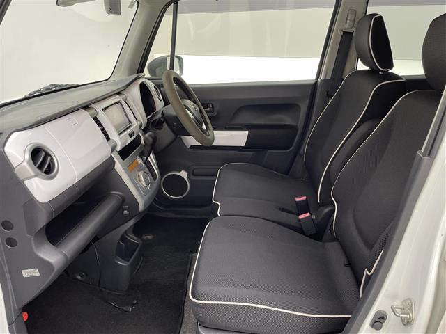 【助手席】きれいな助手席なので家族や友だちに乗ってもらっても安心です！