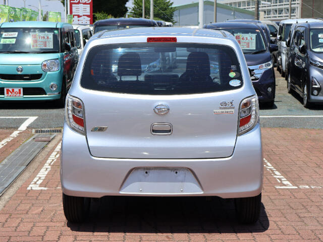 今の軽自動車は、とても広い！普通車と比べて維持費もお得で、家計に優しいですよ！