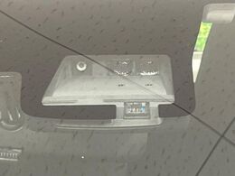 【トヨタセーフティセンス】走行中に前方の車両等を認識し、衝突しそうな時は警報とブレーキで衝突回避と被害軽減をアシスト。より安全にドライブをお楽しみいただけます。