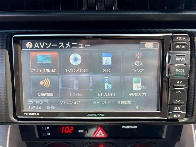 アルパイン製SDナビ☆　フルセグTV（走行中映ります！）や、DVD再生、Bluetooth接続が可能♪　CDは再生＆録音ができます！　スマホと接続してお気に入りの音楽でドライブをお楽しみ下さいませ♪