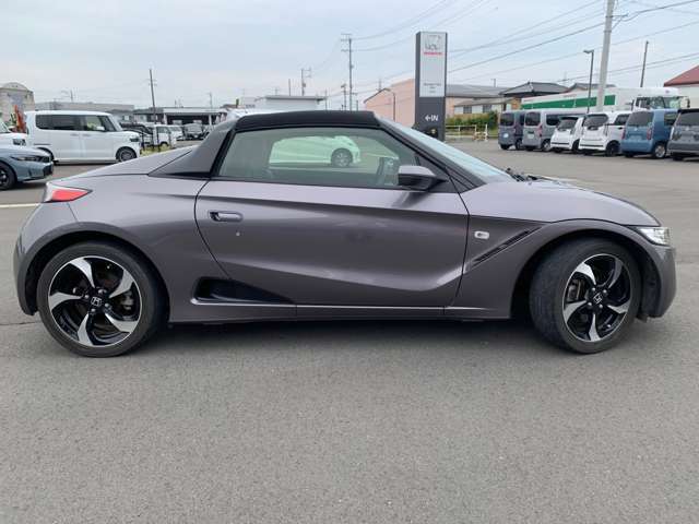 人気モデルが入庫致しました！お車の状態はモチロン、保証やサービス、アフターサービスまでお任せください！当店では保証やサービス等を含んだ総額で、お客様がお買い求め易いプライスを目指しております！