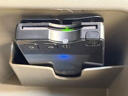 【ETC】高速道路の料金所をストレスなく通過！話題のスポットやサービスエリアに多い「スマートIC」利用時は必須のアイテムです。当店でセットアップを実施、ご納車当日からすぐにご利用いただけます！