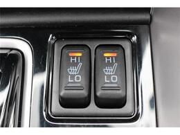 大好評のボディコーティング「ハイモースコート」もご納車までに施工可能。雨染みや線傷など中古車だからと諦めていませんか？ピカピカの状態でお乗り出しいただけます。