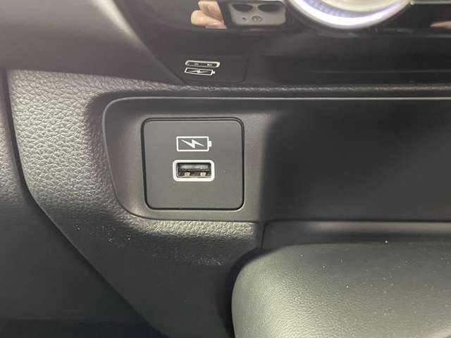 【運転席操作部】快適なドライブを楽しむための機能が装備されています！運転席から触れるので、使いやすいです！除菌プランいれていただくと、さらに清潔で安心していただけます！